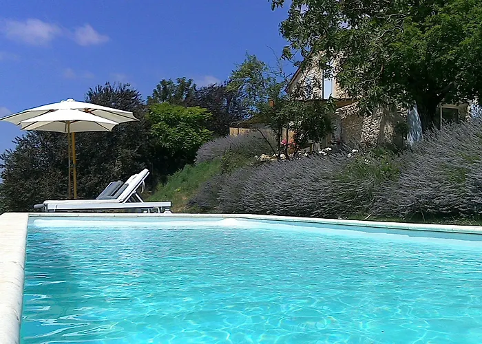 Alojamento de Acomodação e Pequeno-almoço La Bastide 3*